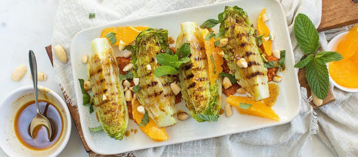 Gegrilde romaine sla met sinaasappel