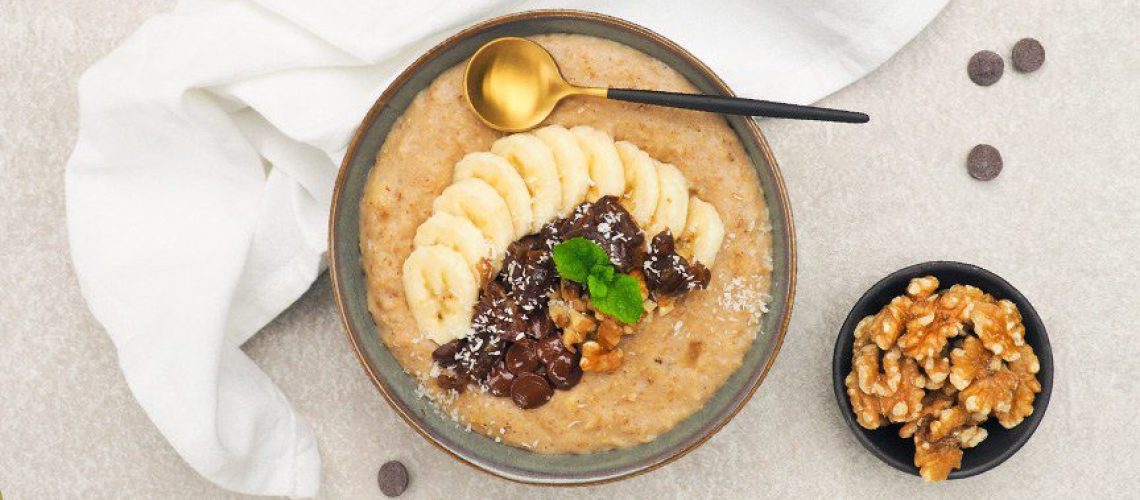 Havermout ontbijt met banaan